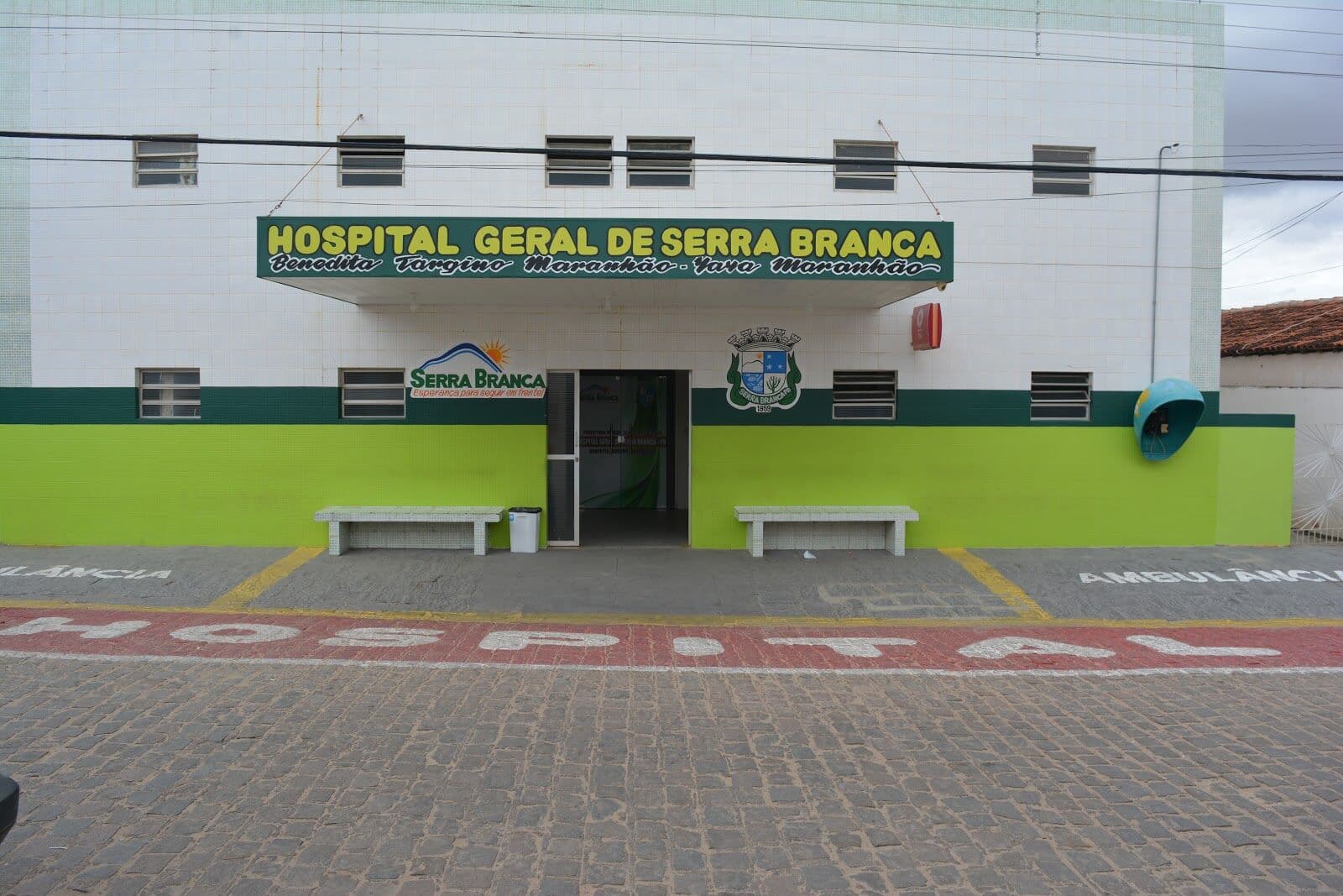 Homem morre e mulher fica ferida após acidente de moto em São João do Cariri