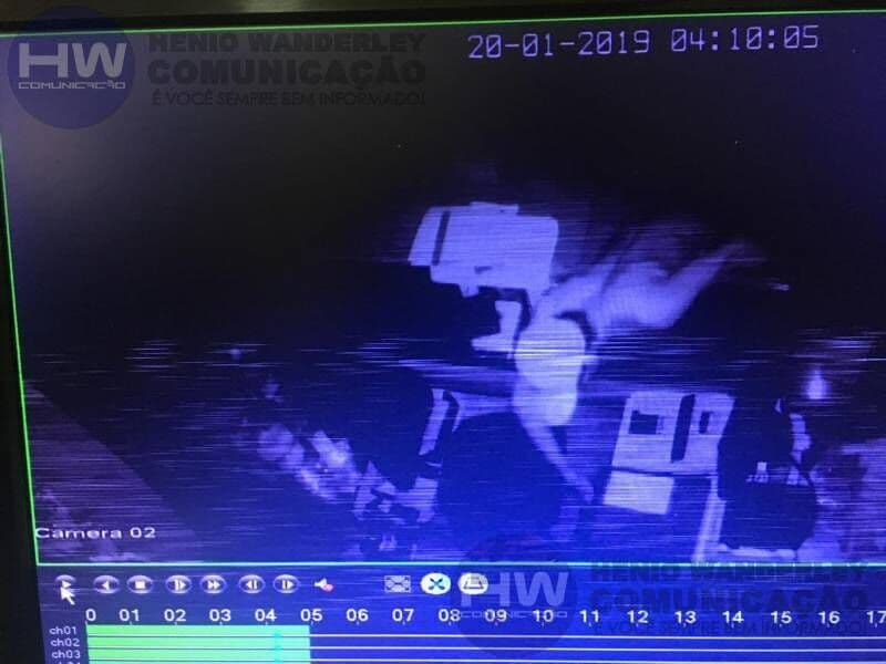 Suspeito de praticar furto em mercadinho reage a abordagem da PM e é baleado