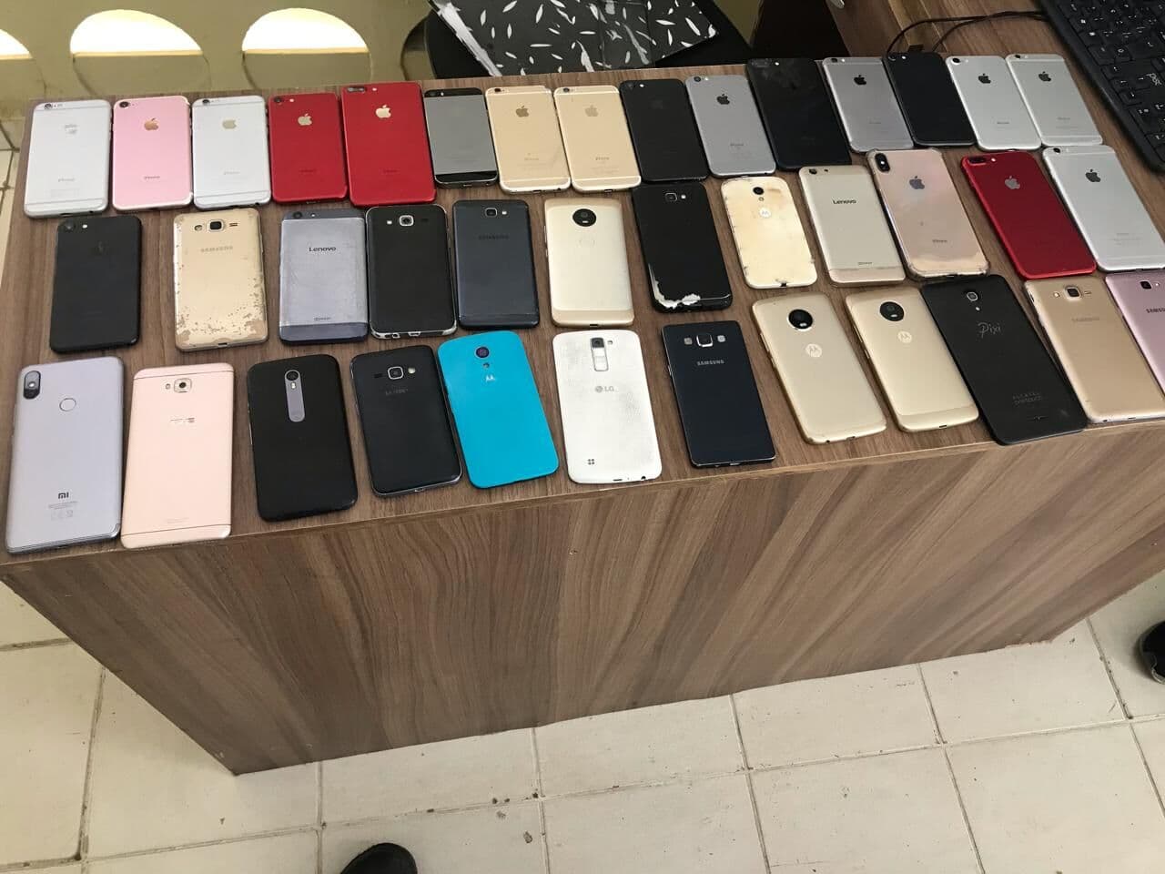Consumidor pode pedir bloqueio de celular roubado informando número da linha