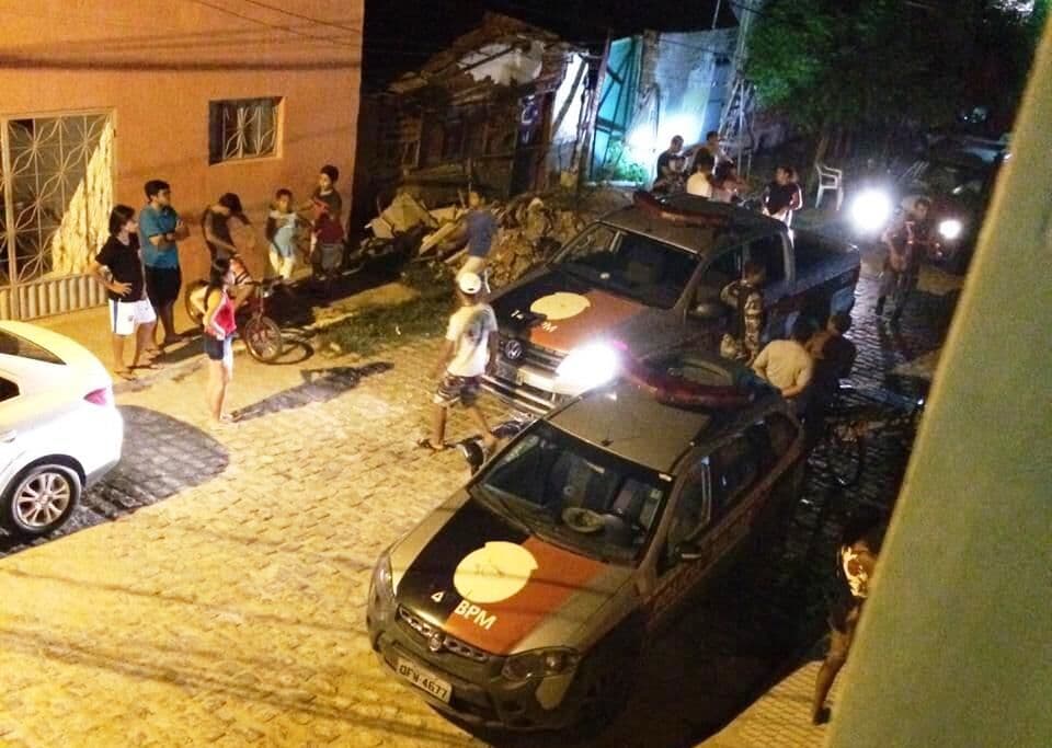 Pedreiro morre após ser alvejado por dez tiros na calçada de casa no Sertão do Estado