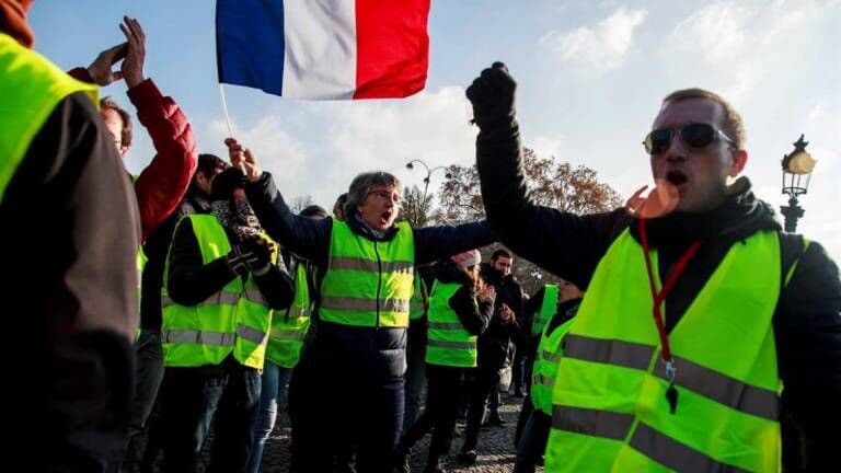 Coletes amarelos voltam às ruas da França para grande mobilização