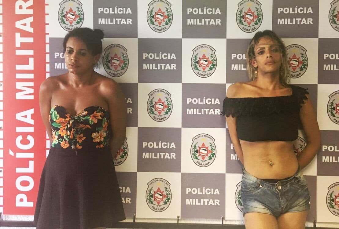 Dupla de travestis são presas suspeitas de roubar motoristas de aplicativos