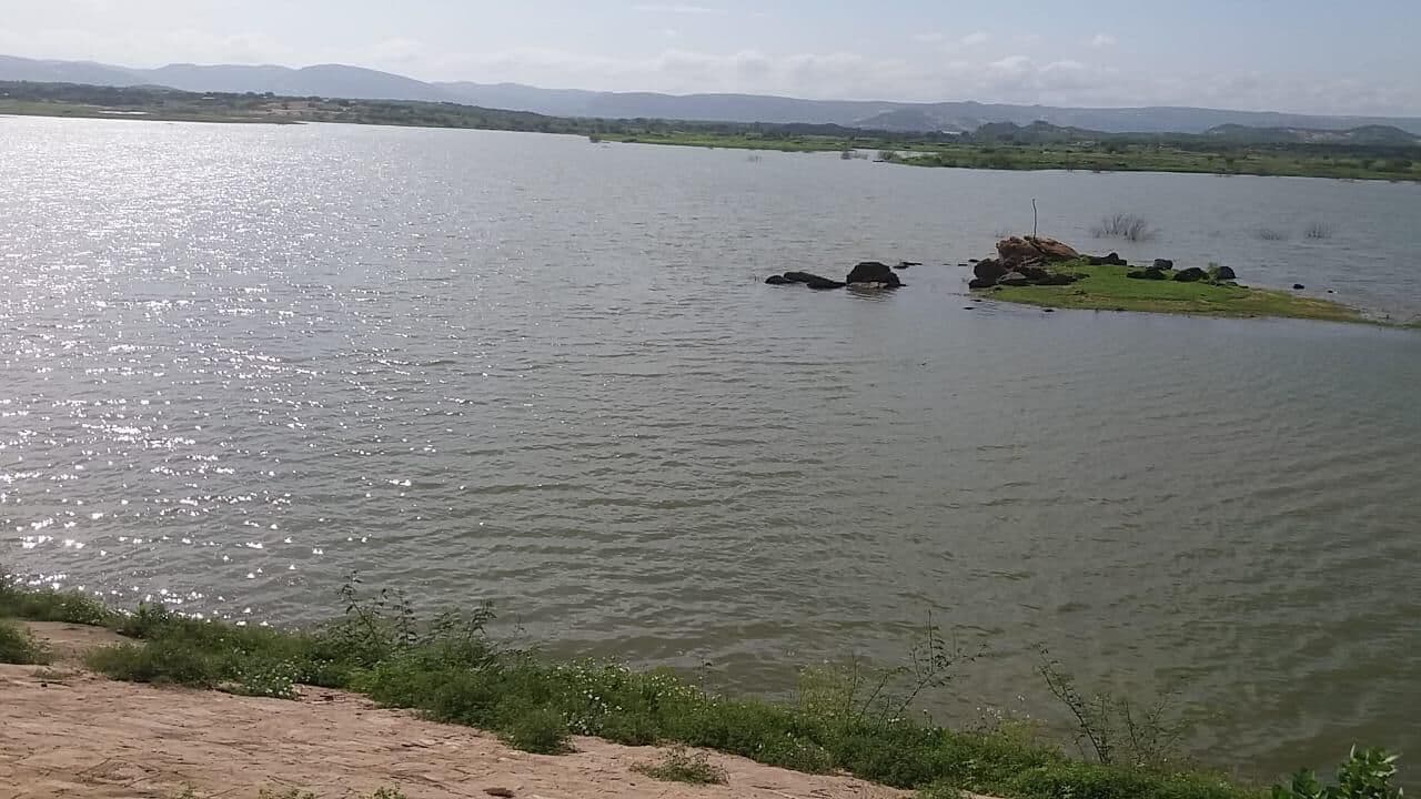 População teme rompimento no açude de Santa Luzia, no Sertão