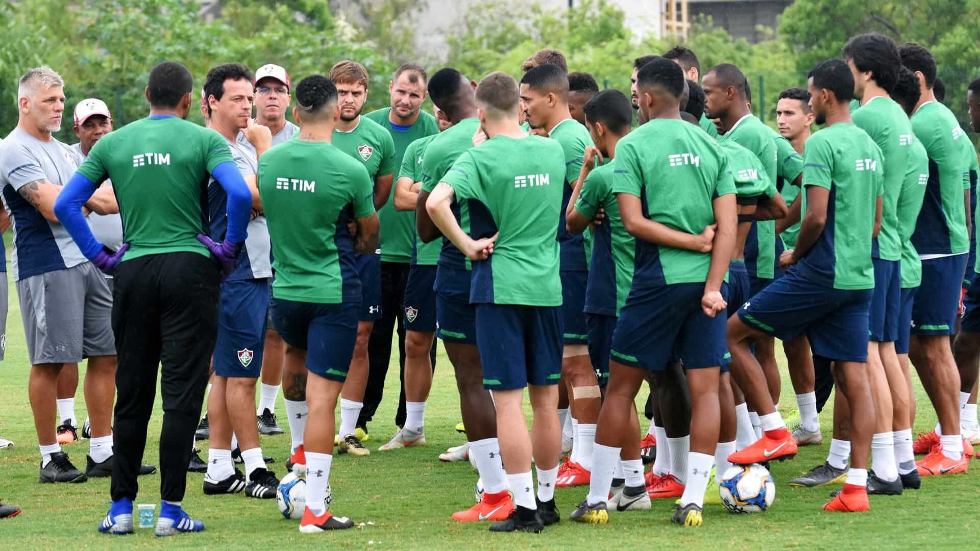 Com salários atrasados, jogadores do Fluminense se recusam a treinar