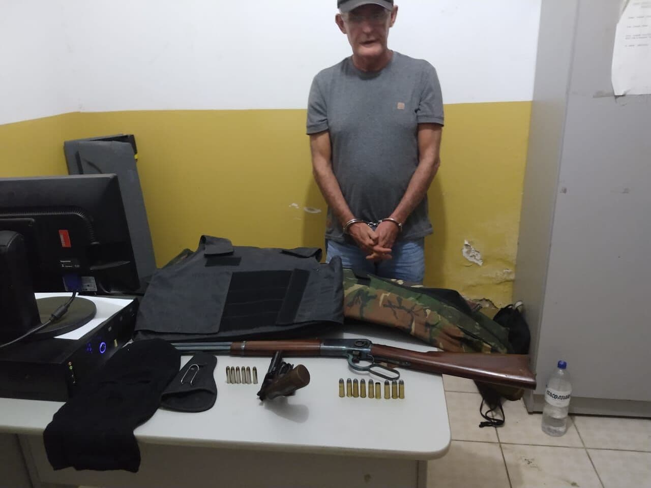 Suspeito de atirar contra policiais civis e fazer casal refém é preso em Sapé