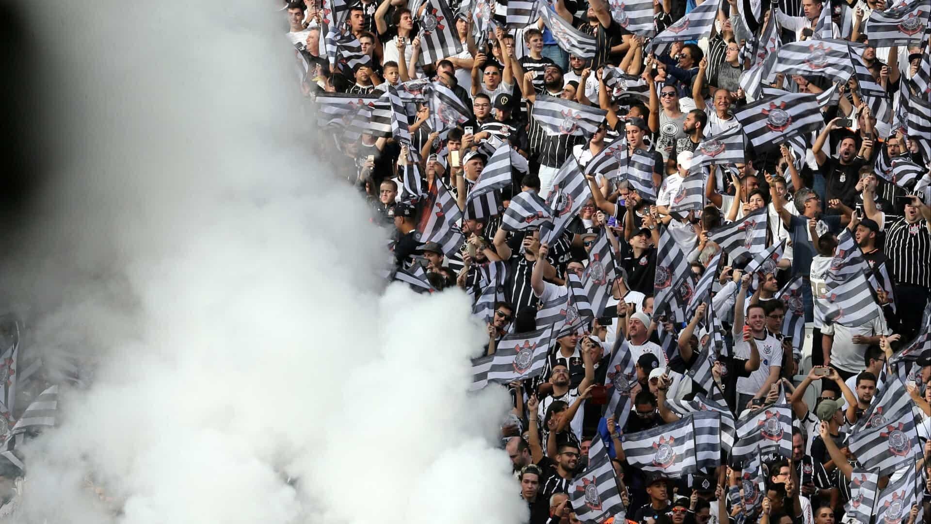 Rosenberg deixa Corinthians após comparar Itaquerão a mulher com Aids
