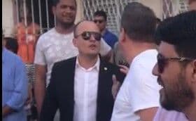 BATE BOCA: Deputado Cabo Gilberto ameaça jornalista Môfi em frente ao Fórum Criminal