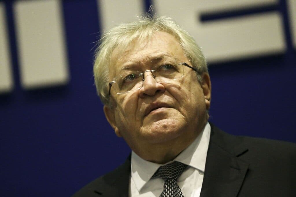 Bolsonaro manda ministro da Educação exonerar assessor Ricardo Wagner Roquetti