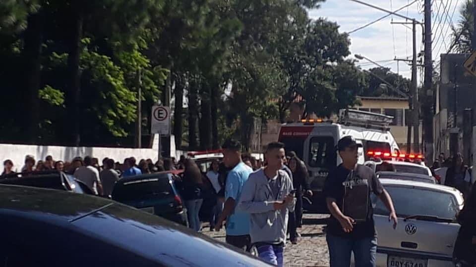 Tiros deixam oito mortos em escola de Suzano; há crianças entre as vítimas, diz polícia