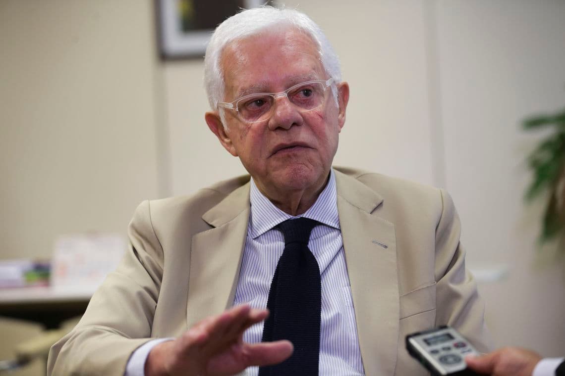 Celso de Mello mantém Moreira Franco como ministro