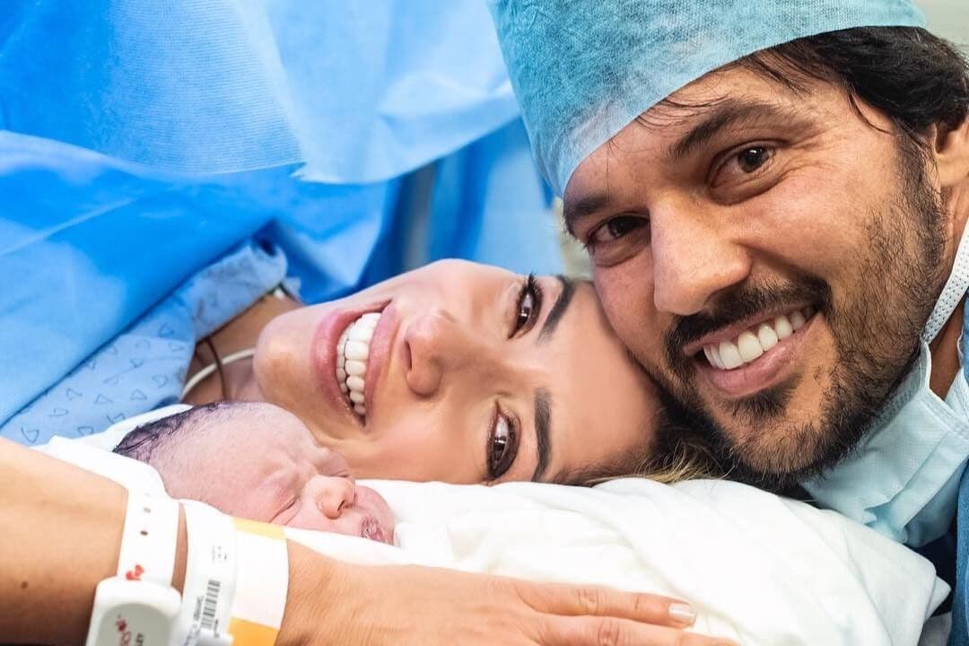 Patricia Abravanel dá à luz o terceiro filho e homenageia Silvio Santos