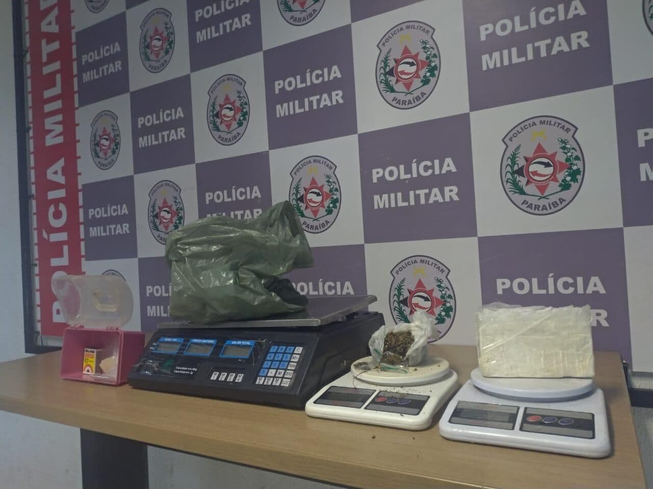 Polícia apreende drogas dentro de residência em João Pessoa