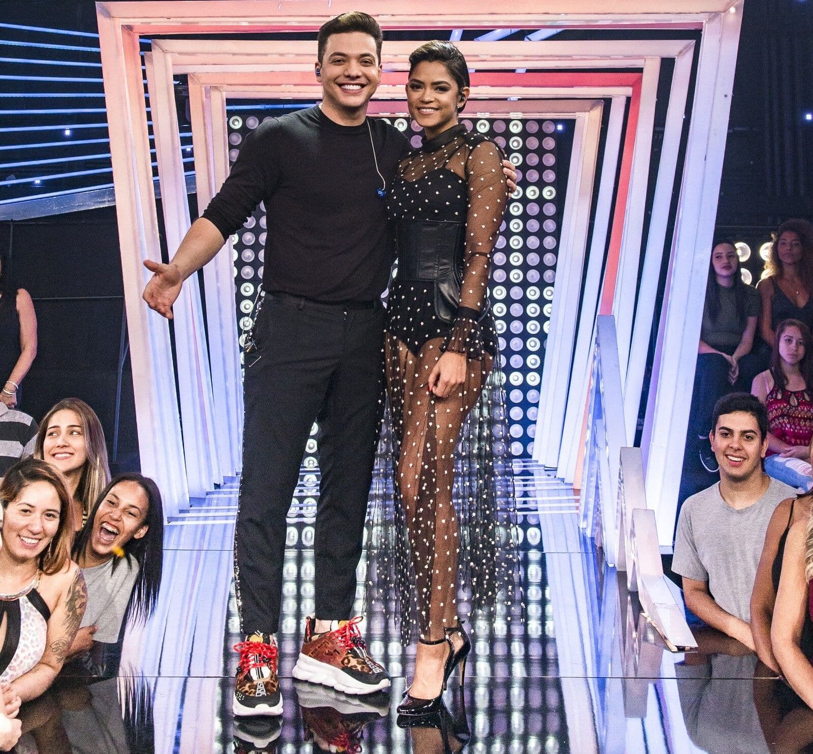 Lucy Alves estreia na apresentação do Só Toca Top