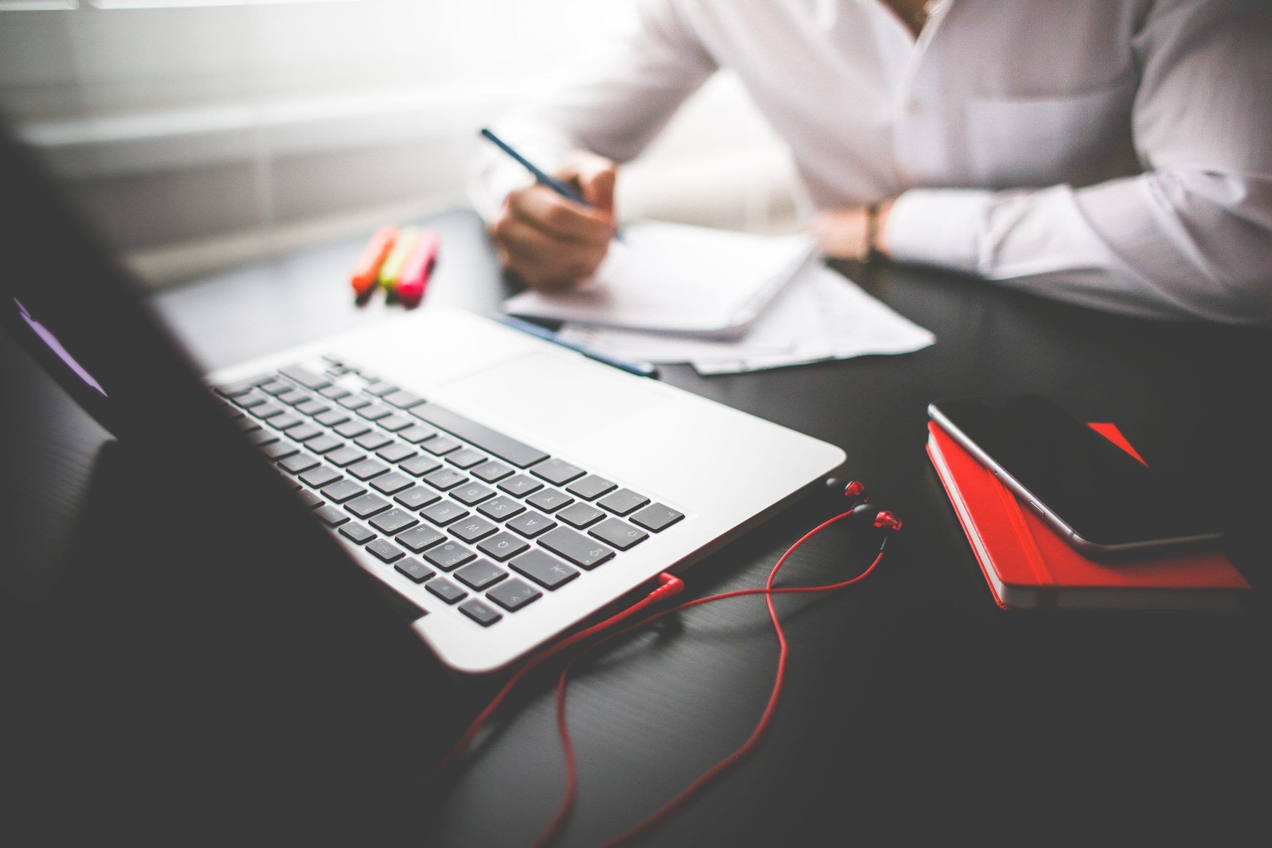 2ª Feira Virtual oferece vagas de emprego e estágio