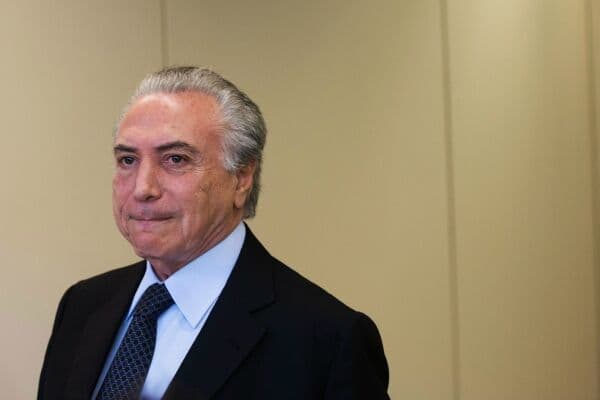 Prefeitos pedem ajuda a Temer para receber recurso da repatriação ainda hoje