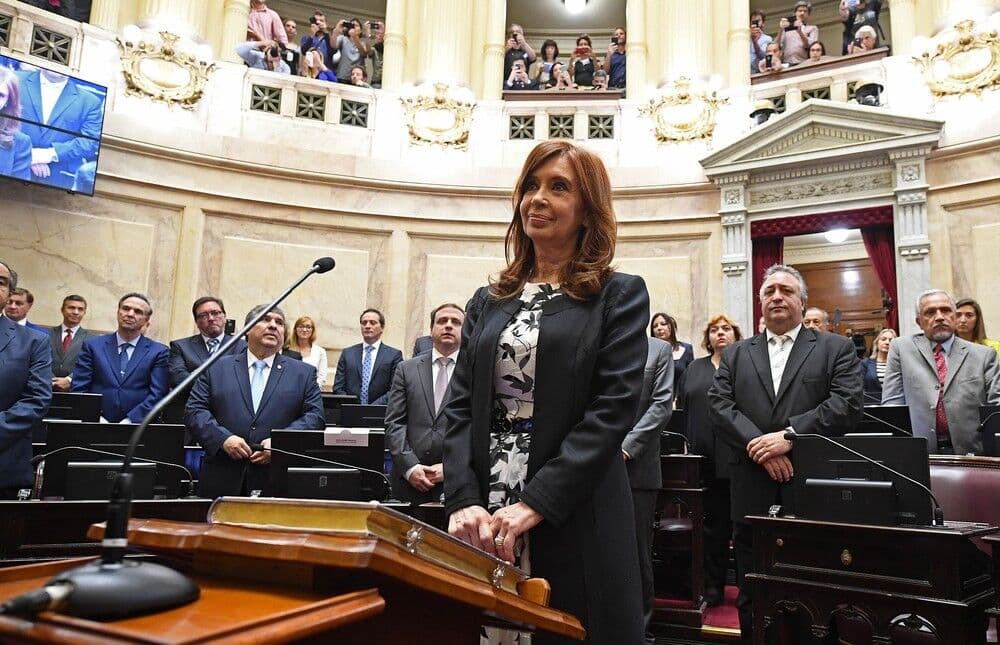 Cristina Kirchner irá a julgamento acusada de acobertar suspeitos de terrorismo