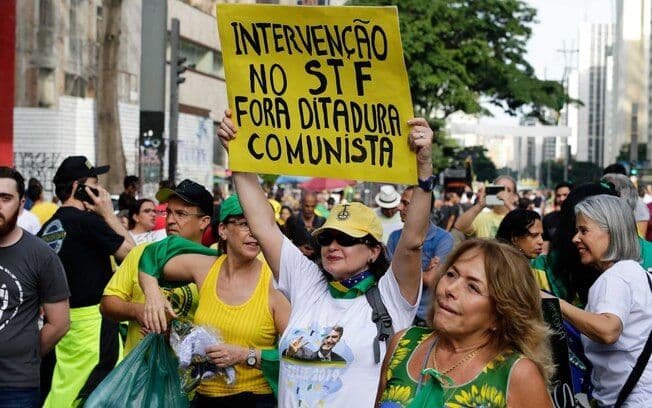 Nascido como anti-STF, ato pró-governo se vira contra centrão e racha bolsonaristas