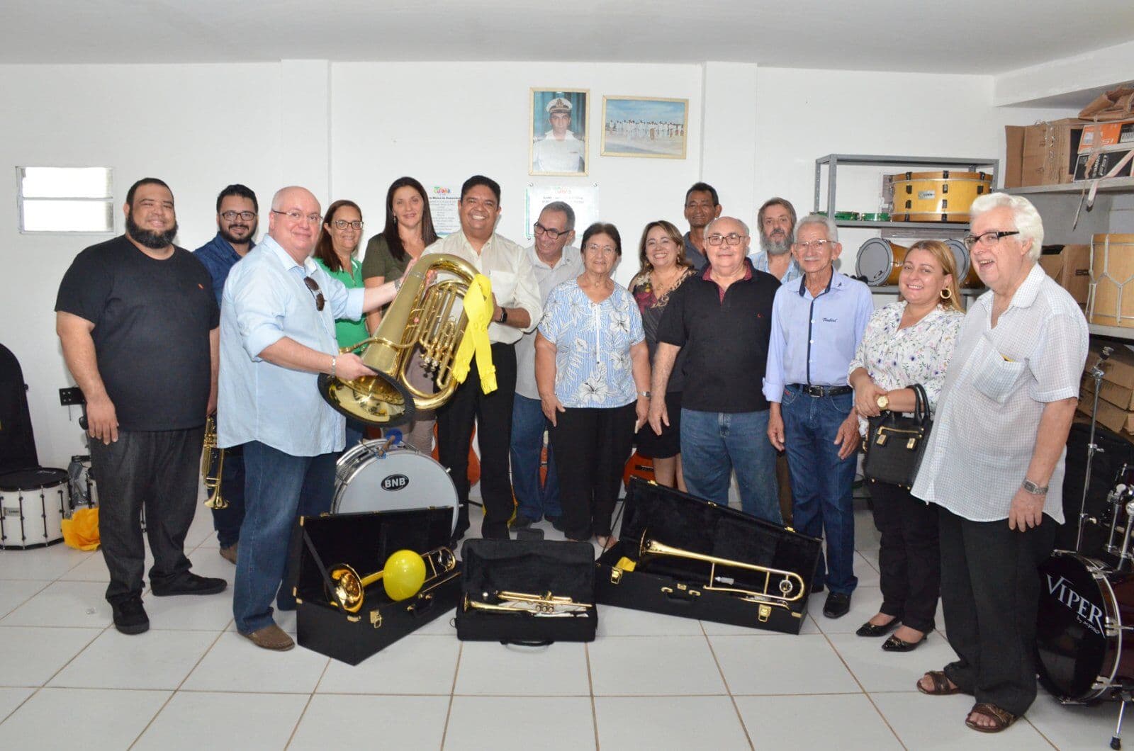 Jecrim faz entrega oficial de instrumentos para a Banda Marcial do Instituto Vem Cuidar de Mim