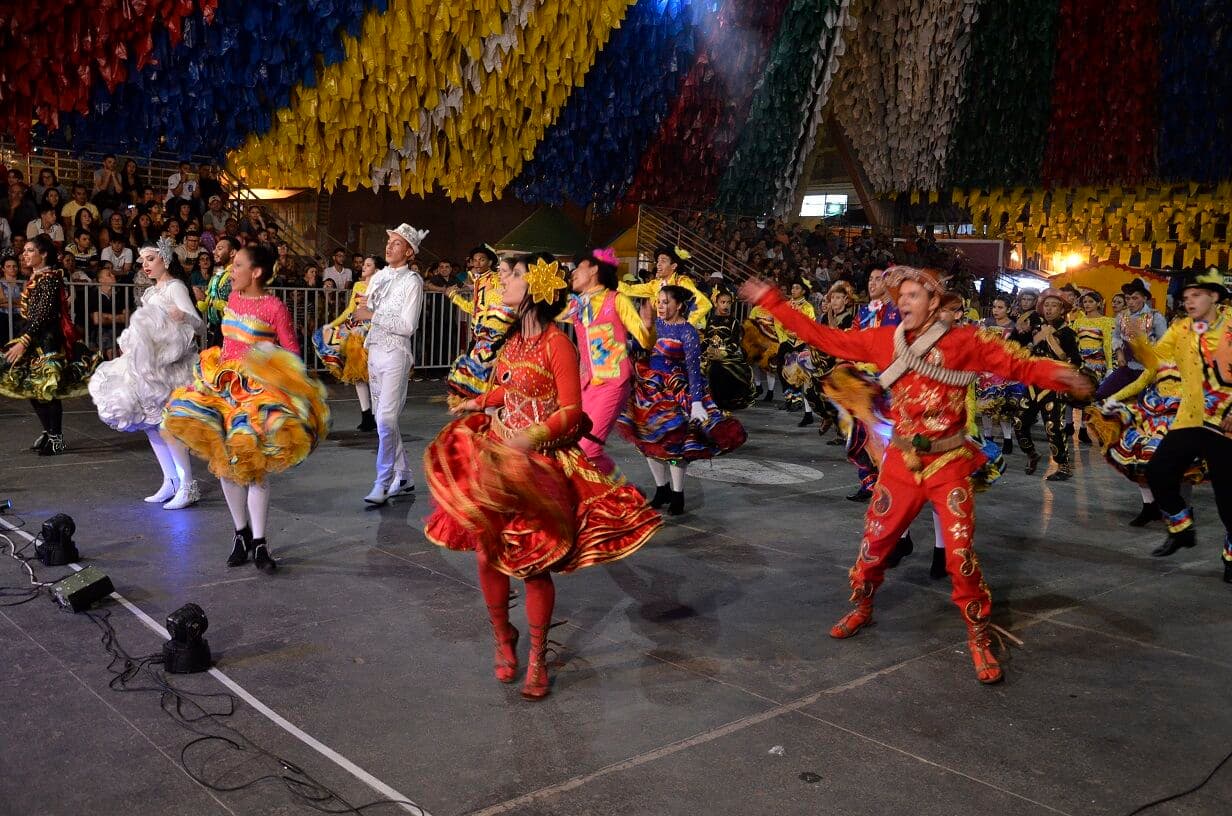 Quadrilhas juninas se apresentam neste domingo em João Pessoa