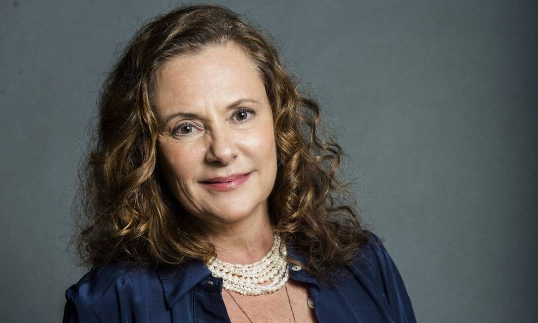 Elizabeth Savala vai passar por cirurgia após ser atropelada por vaca