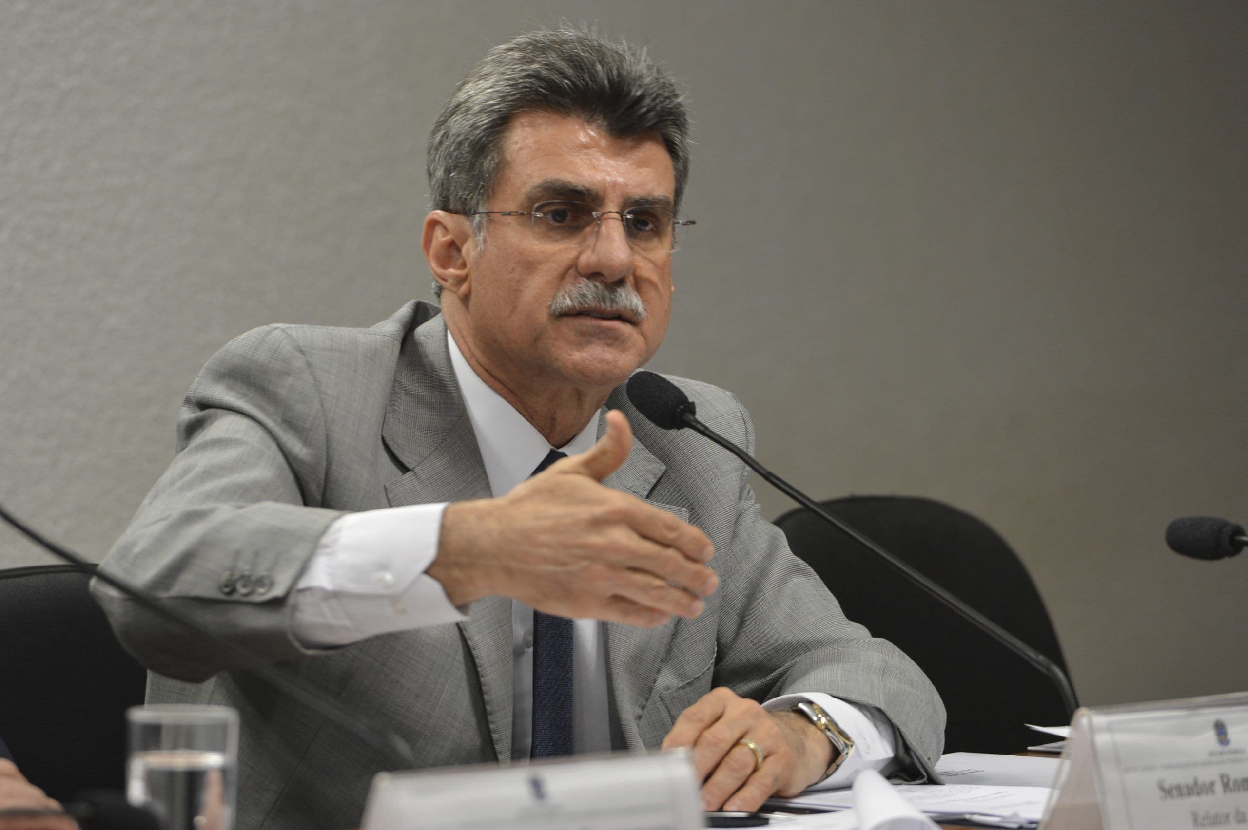 Em conversa gravada, ministro de Temer sugere “pacto” para barrar a Lava Jato