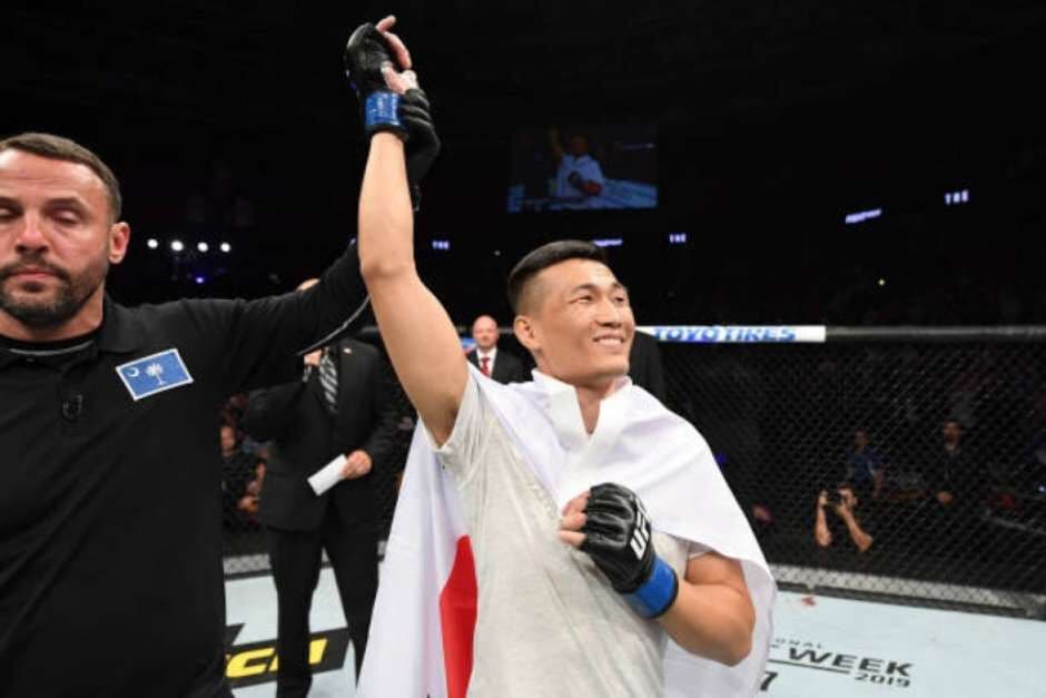 Brasileiro é nocauteado em 58s por 'Zumbi Coreano' no UFC