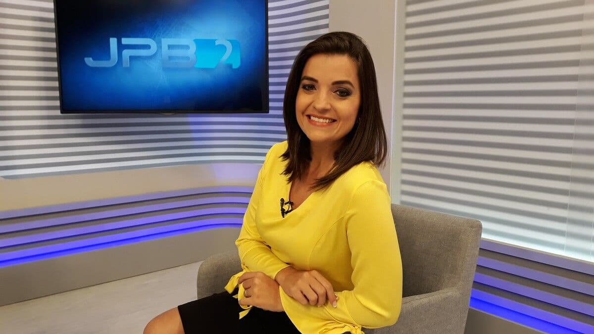 Larissa Pereira anuncia data em que irá comandar bancada do Jornal Nacional