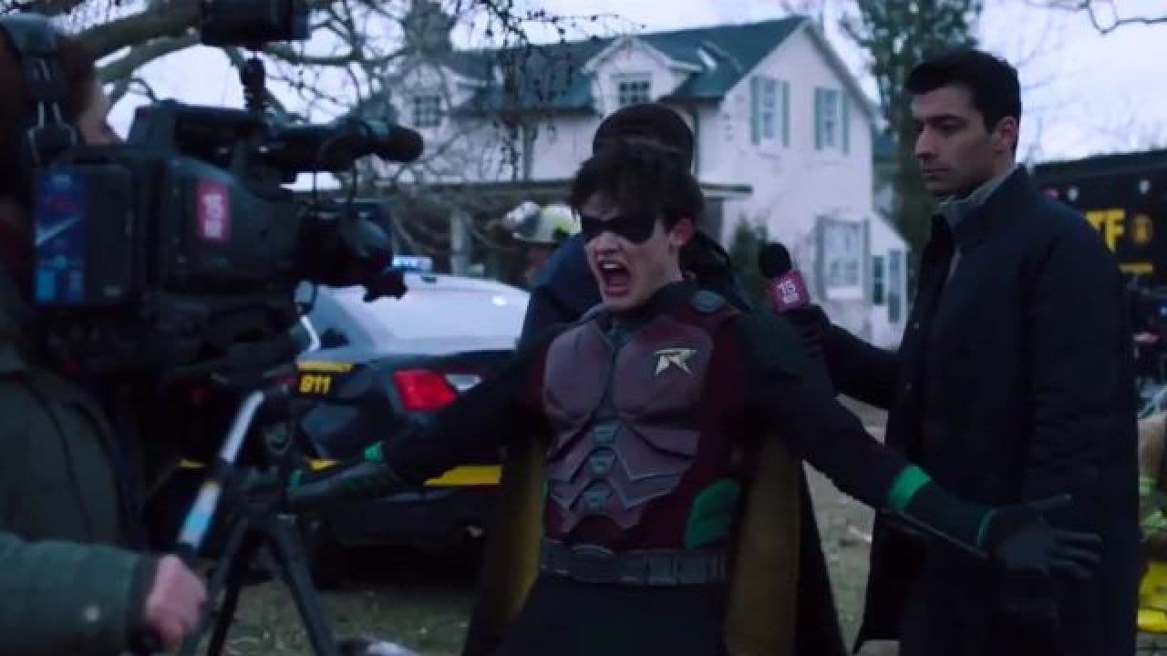 Trailer da segunda temporada de 'Titãs' mostra Batman e Exterminador