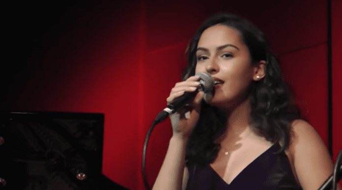 Filha de paraibana que participou do The Voice alemão se apresenta em Campina Grande