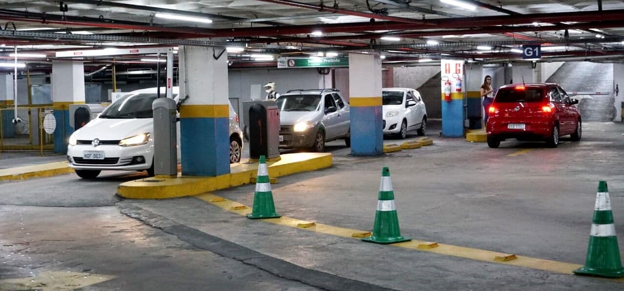 Justiça derruba gratuidade de estacionamentos e proíbe fiscalização nos shoppings