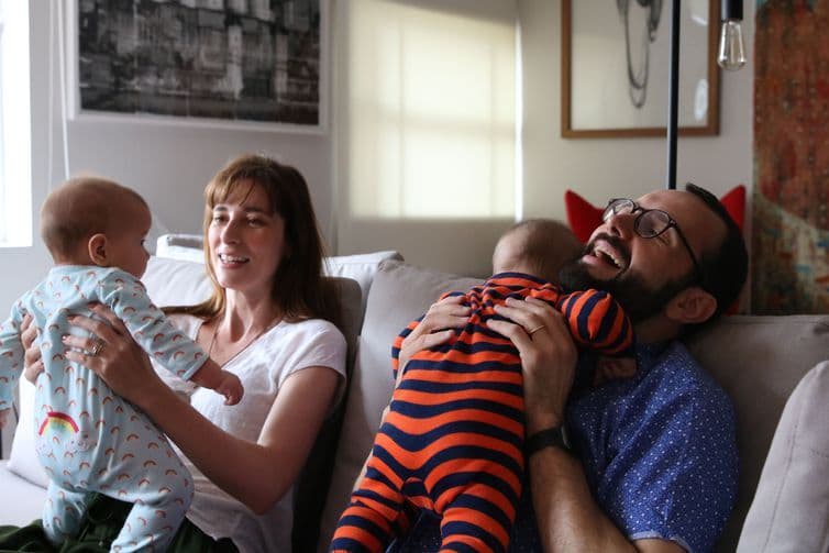 Governo sanciona lei que cria salário-paternidade e amplia licença-paternidade para 20 dias