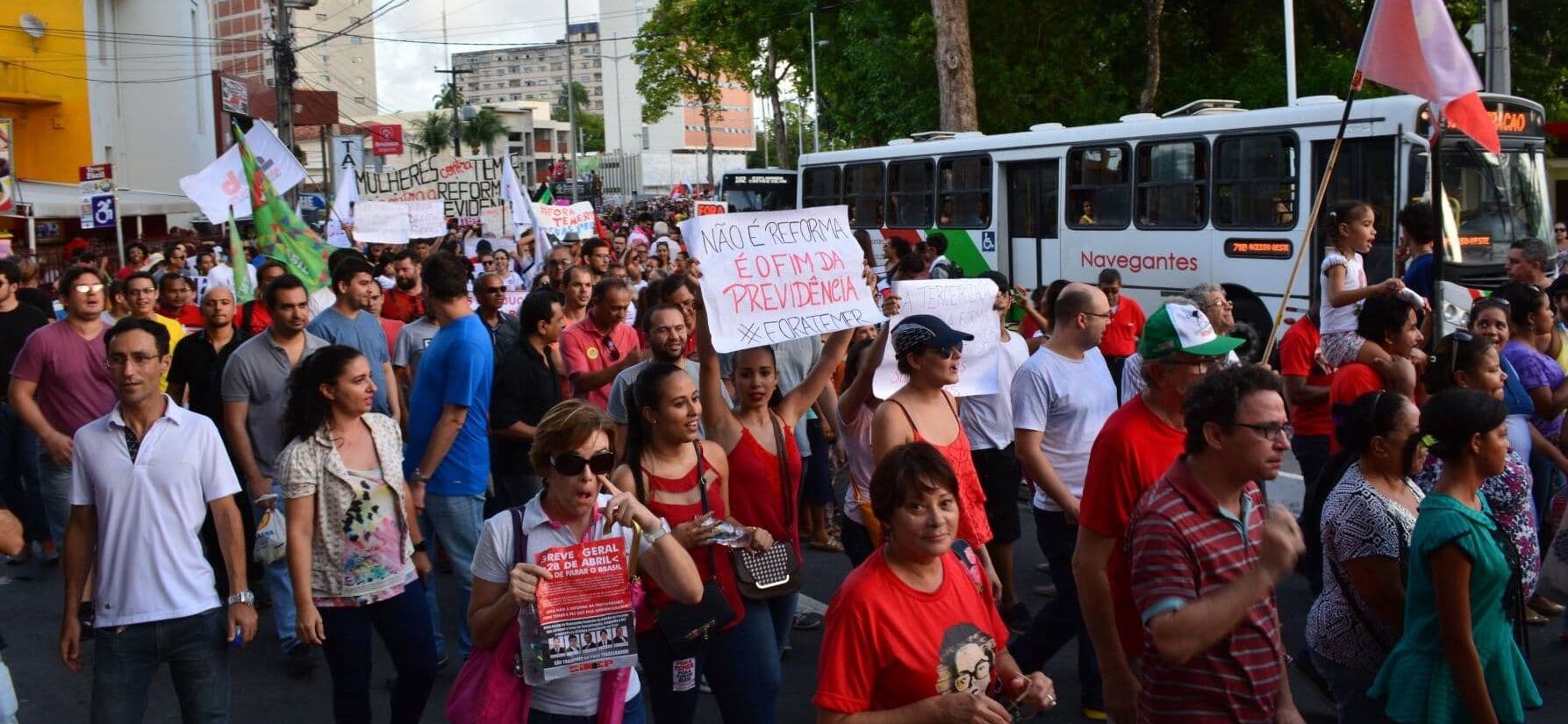 Rede privada de ensino adere à greve geral no dia 30