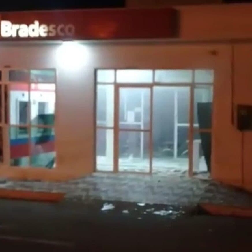 Bandidos explodem agência do Banco Bradesco em São João do Rio do Peixe