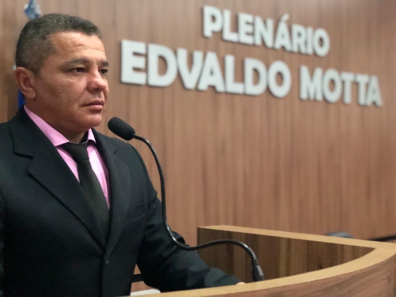 Enxugar folha de pessoal deve ser prioridade em Patos, diz candidato