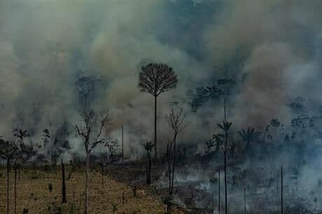 Governo desbloqueia R$ 38,5 milhões para Defesa combater incêndios na Amazônia
