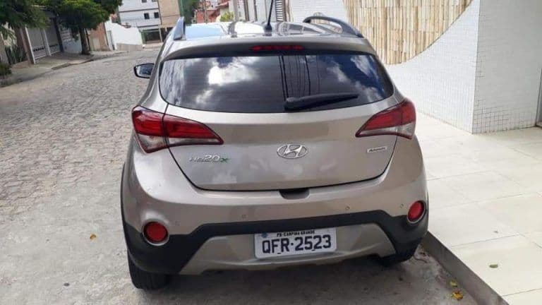 Carro da filha de Manoel Ludgério é roubado em Campina Grande