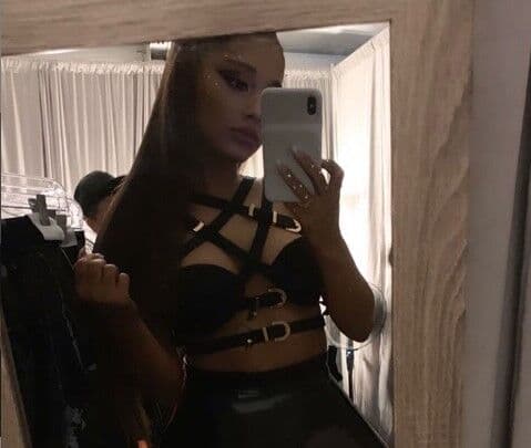 Ariana Grande volta a Manchester dois anos depois de atentado para show em parada LGBT