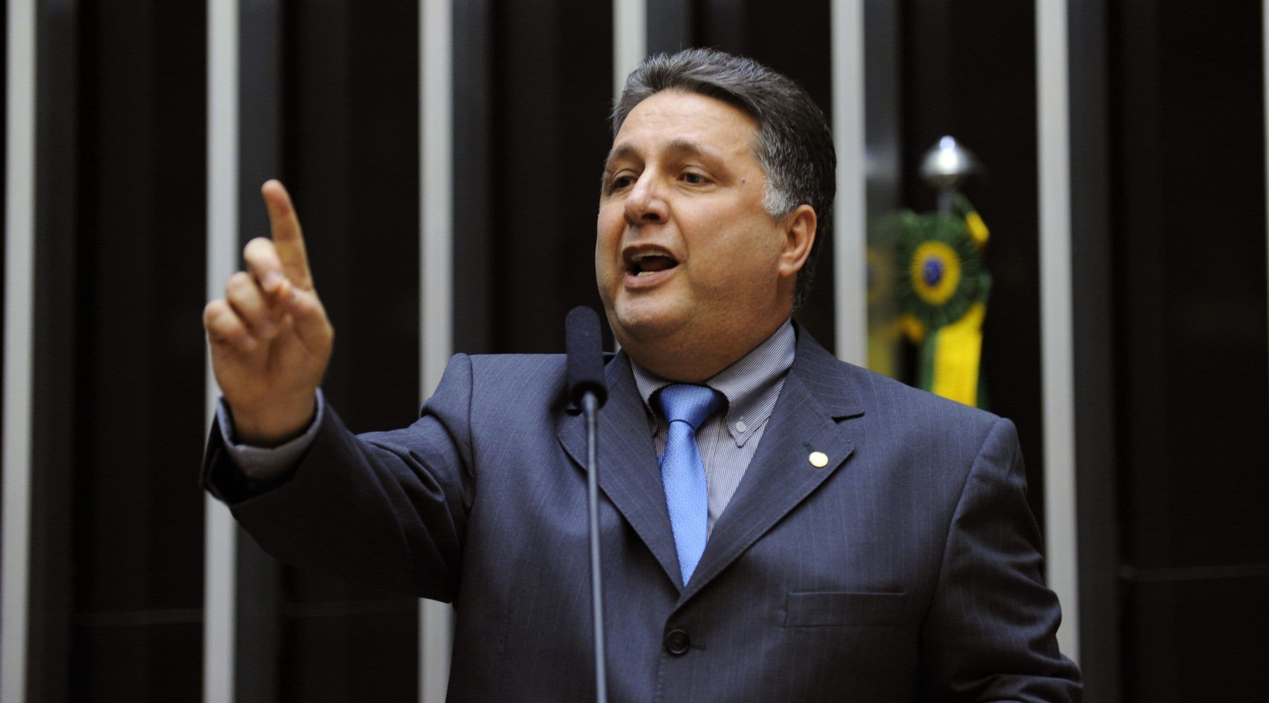 Ex-governadores Garotinho e Rosinha são presos em operação do MP