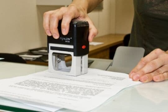 Justiça isenta casal do pagamento de taxas cartorárias em ação de divórcio