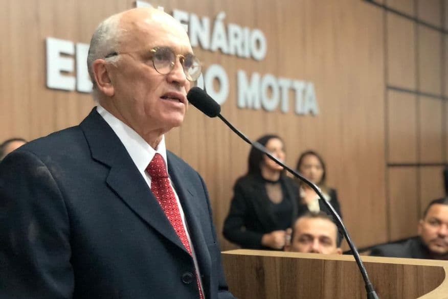 Prefeito interino de Patos decreta novas medidas de corte de gastos no município