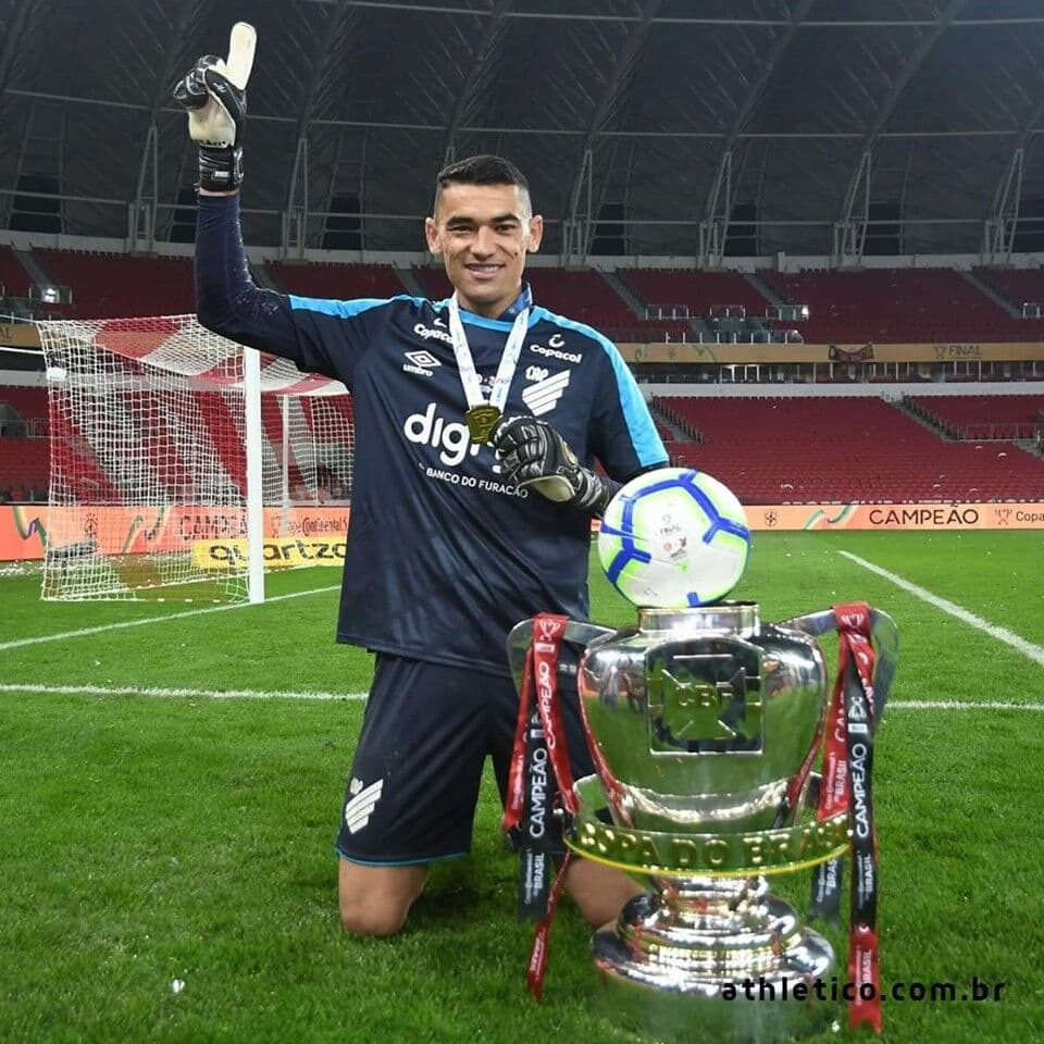 Torcedores de todo o Brasil festejam convocação do paraibano Santos para a Seleção