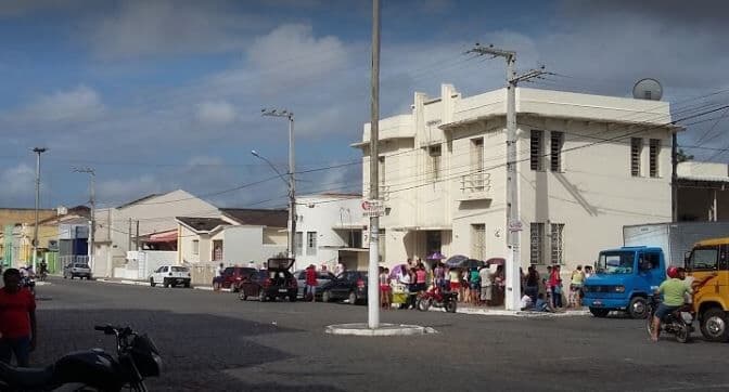 Bandidos assaltam agência dos Correios e levam arma do vigilante em Itabaiana