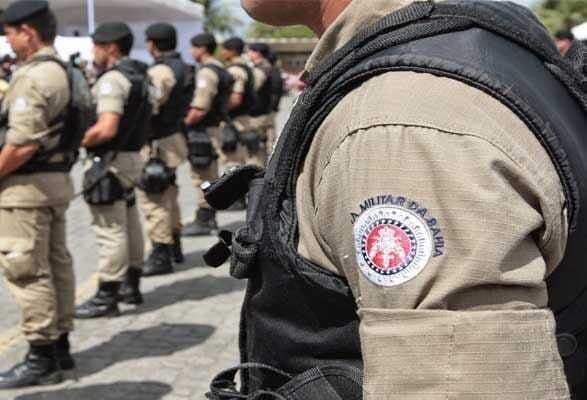 Policiais militares decretam greve na Bahia