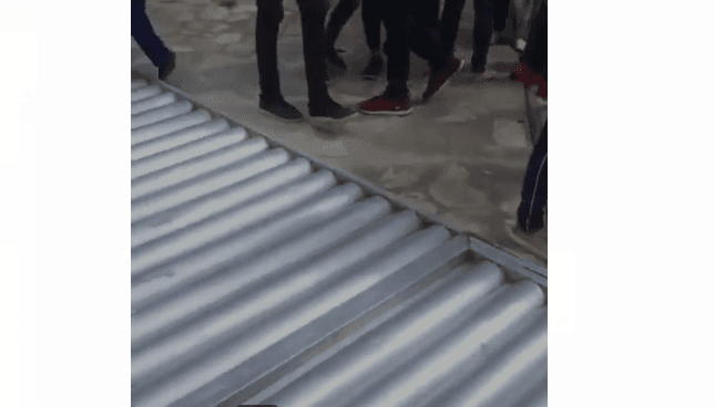 Jovem joga carro contra portão de escola e ameaça estudante em João Pessoa
