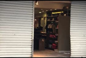 Bandidos são presos suspeitos de arrombar loja usando carro na marcha à ré em Campina Grande