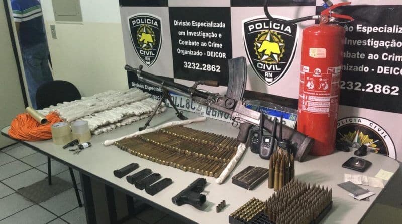 Suspeito de roubar carros-fortes morre após confronto policial