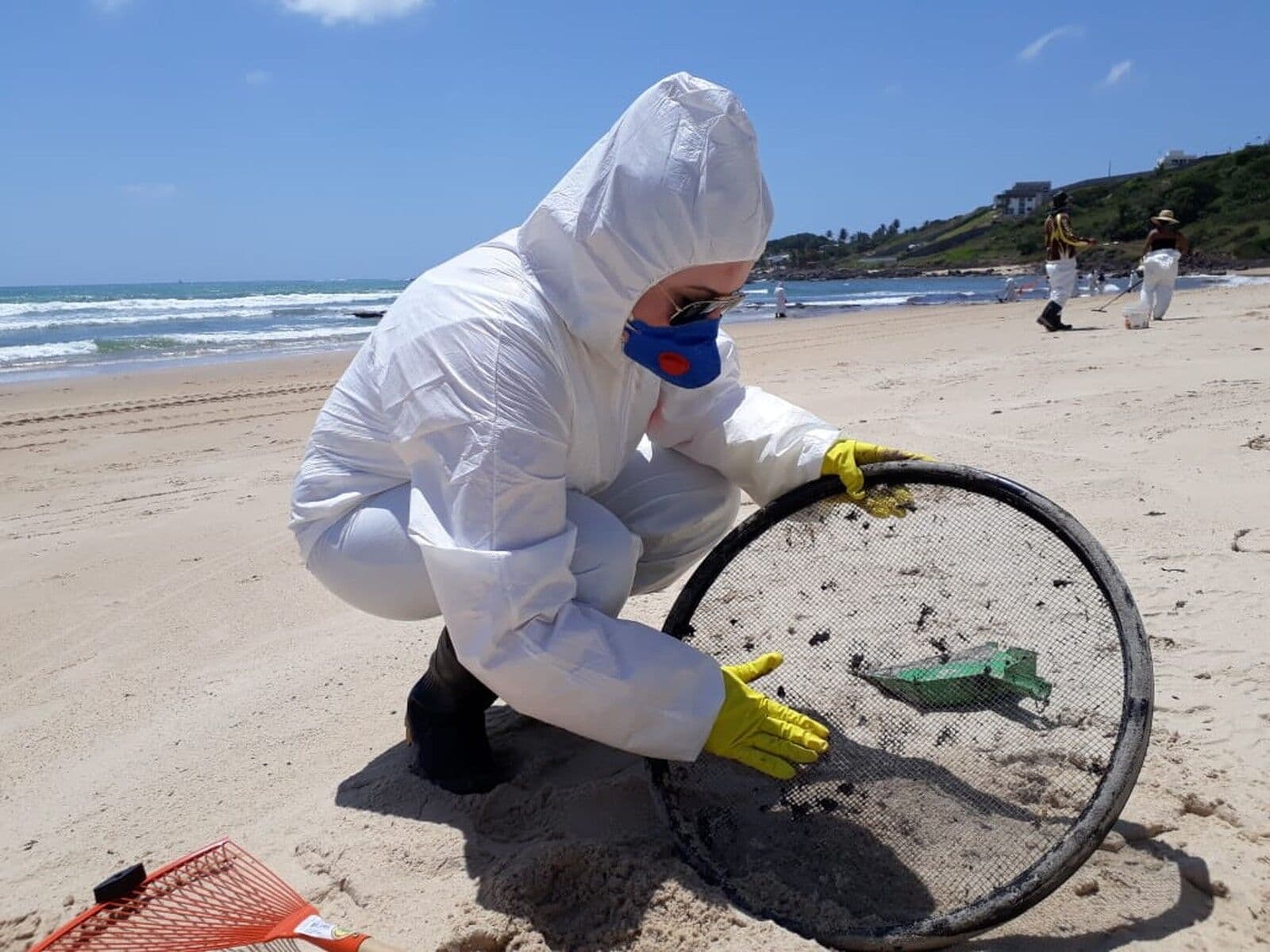 Óleo chega a mais praias de Jaboatão dos Guararapes e Itamaracá, no Grande Recife