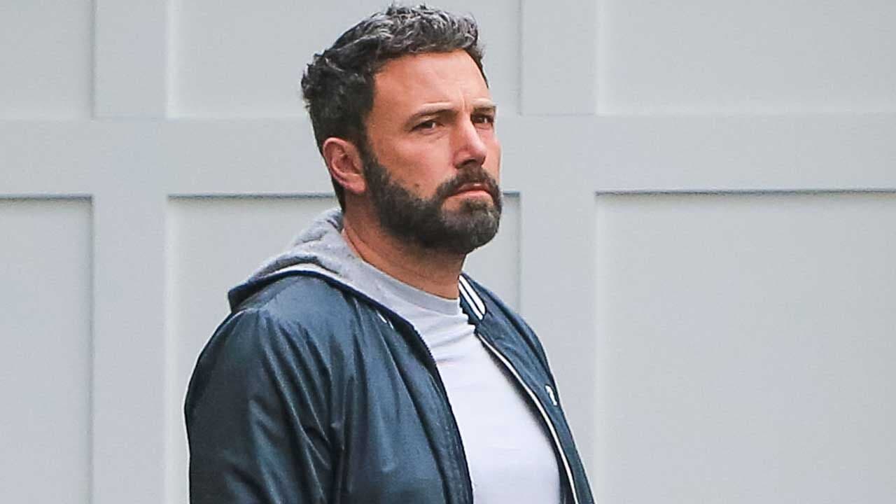 Ben Affleck, que luta contra álcool, quase cai na rua por conta de recaída com a bebida