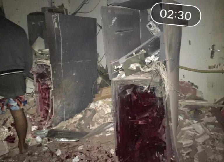 Bandidos explodem posto de atendimento do Banco Bradesco na cidade de Manaíra