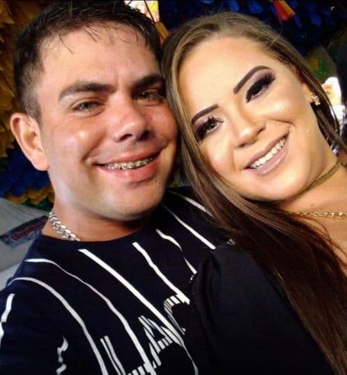 Mulher acusada de atear fogo no corpo do marido se apresenta à delegacia e confessa crime